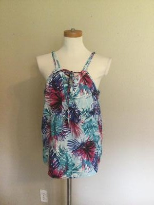 Izzy & Lola - NWT - M - Floral Tank