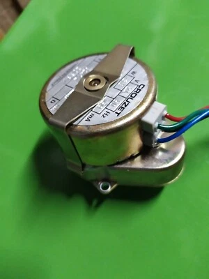 moteur réducteur crouzet 24 volts 20 RPM Depi2M6