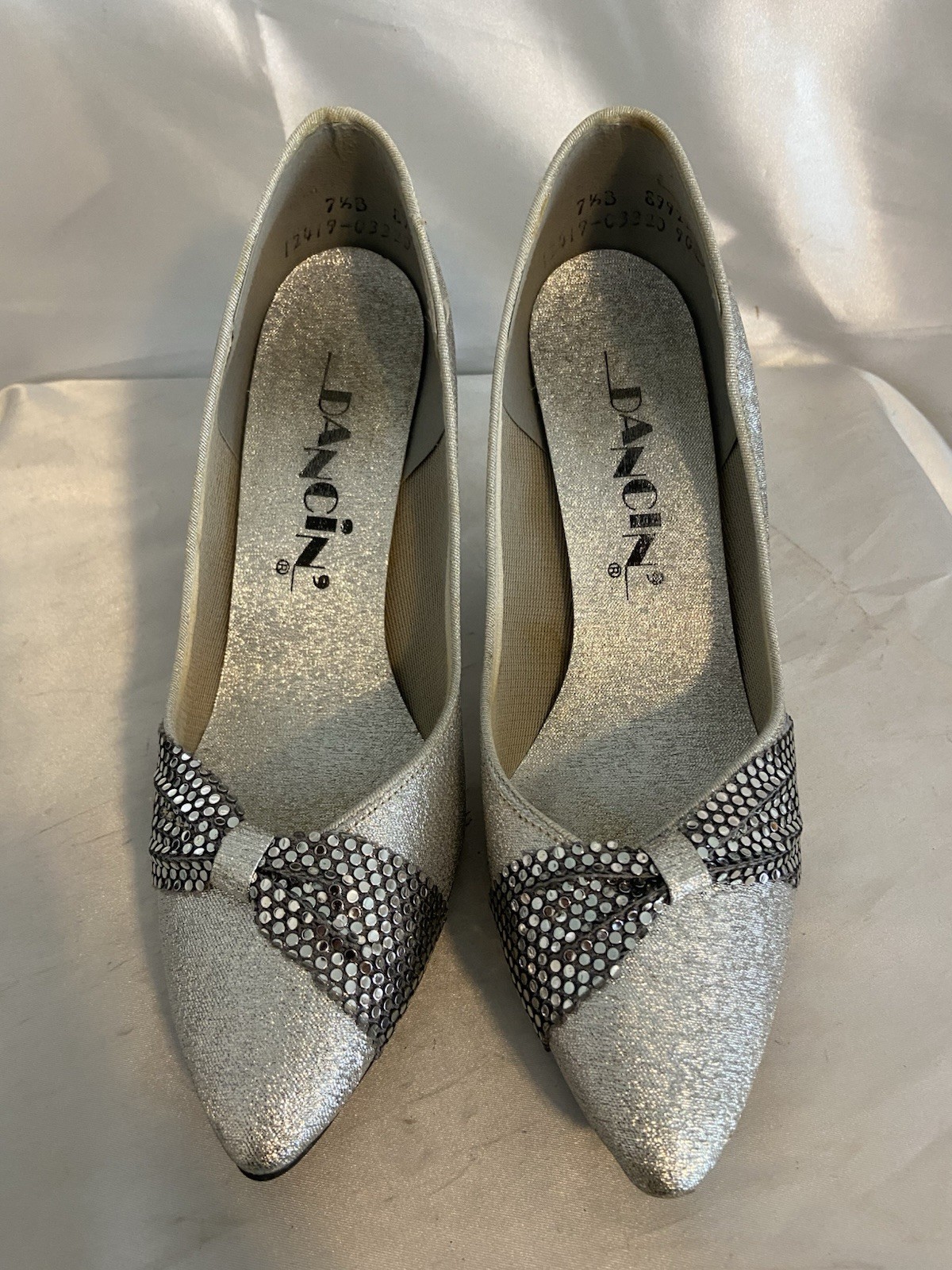 Dancin silver metallic women’s 7 1/2 B high heel shoes