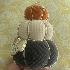 Bath Body Works STACKED PUMPKINS SWEATER MATERIAL Fall 2022 Wallflower Plug-In