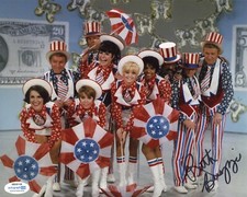 Ruth Buzzi Comedian Autographed Signed 8x10 Photo ACOA