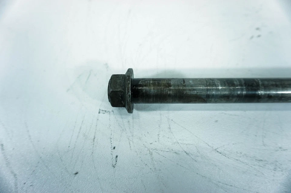 Harley Super Glide 1986 FXR OEM eje de rueda trasera eje perno 41110-79A 1293 Foto 2 de 4