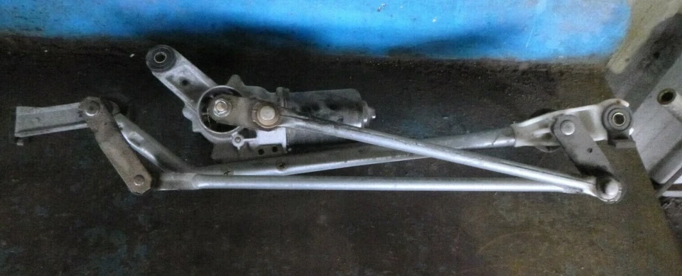 Nissan Pulsar N16 Sedan 00-05 Front Wiper Motor and Linkages (RHD) - Image 3 of 3