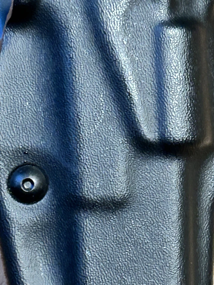 Safariland Holster ALS 6390 RH Glock 19/23 Mid-Ride Duty Level 2 W/ ALS Lock - Image 2 of 4