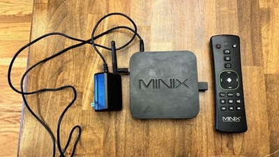 Android Minix Neo X8-H Plus media streamer with keypad remote