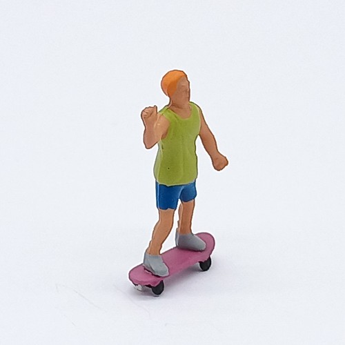 Model Power Figure Skateboarder Boy On A Skateboard - OO/HO - (Unused) Mint Cond - Picture 6 of 7