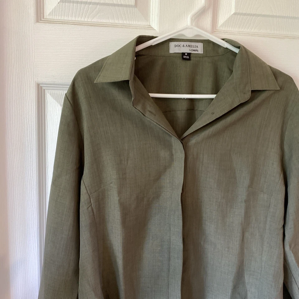 Doc & Amelia By Cintas 女式中号前扣长袖休闲衬衫绿色 — 第 3/4 张图片