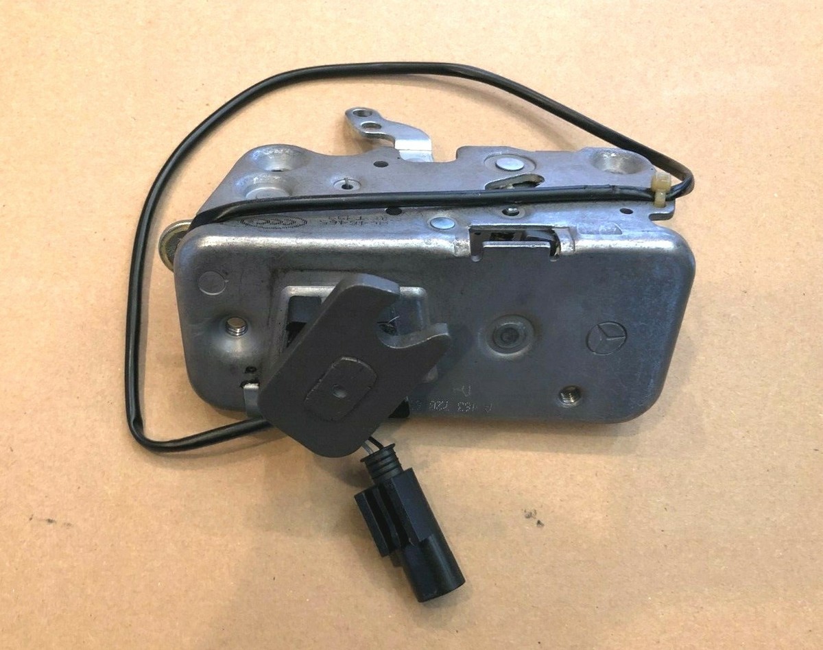 MERCEDES BENZ DOOR LOCK, PART# 4637206701, 4637203901, GENUINE OEM 