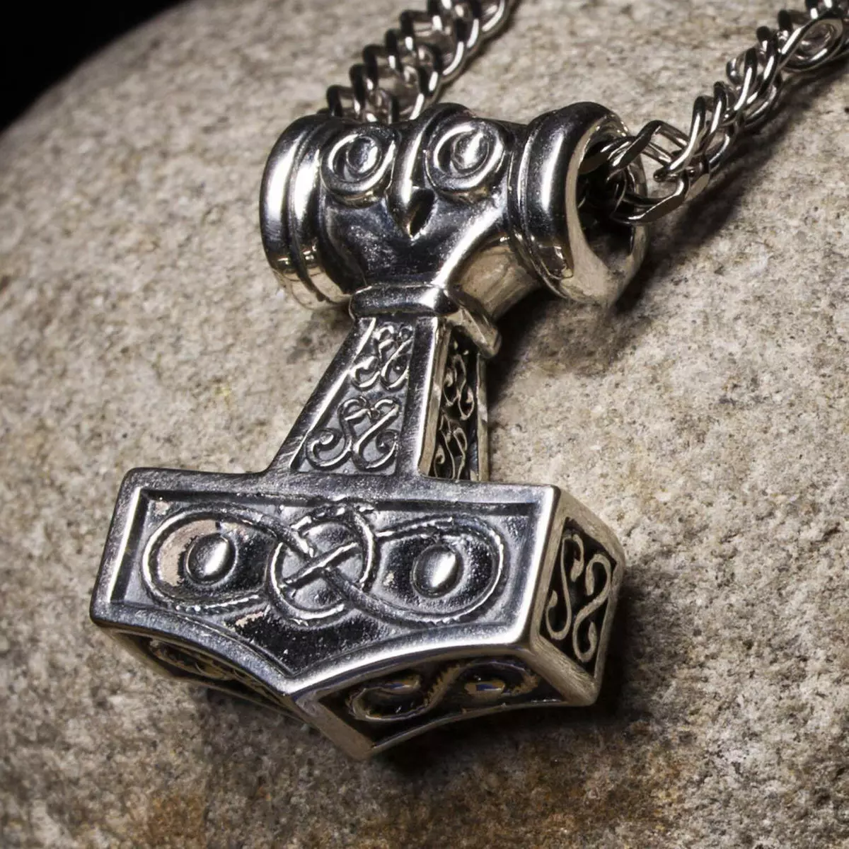 BaviPower Mjolnir The Thor's Hammer Pendant Necklace (28) : Amazon.ca:  Clothing, Shoes & Accessories