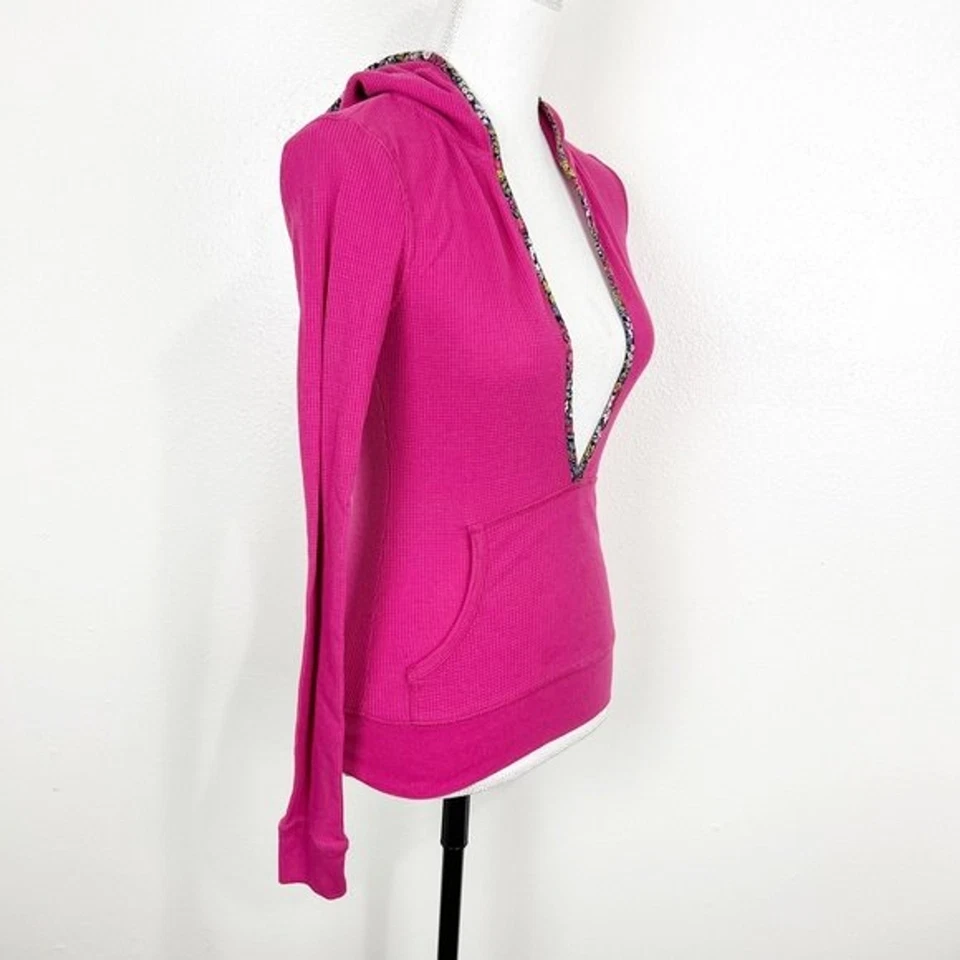 Suéter Copper Key Mujer Pequeño Rosa Tejido Waffle Pullover Bajo Cuello en V Sudadera con Capucha Foto 3 de 4