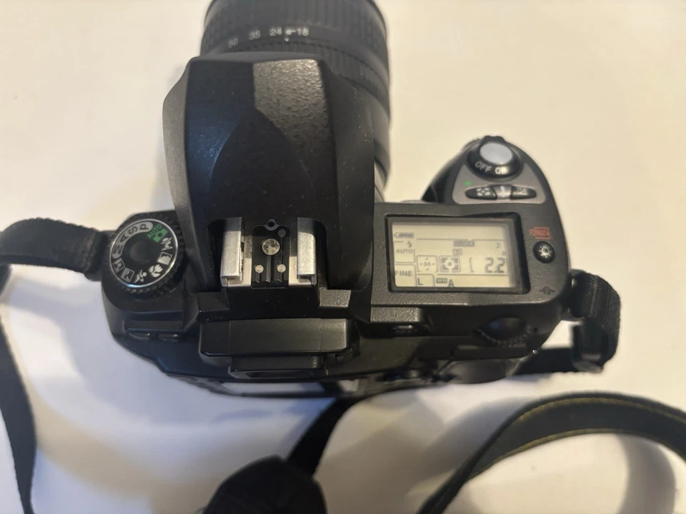 Nikon D D70 6.1MP Digital SLR Camera - Black + AF-S Nikon Nikkor 18-70mm Lens - Image 4 of 4