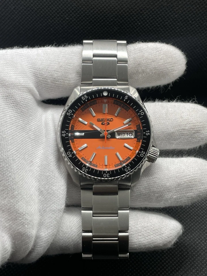 Reloj Seiko 5 Deportivo Automático ADICIÓN ESPECIAL Esfera Naranja SRPK11K1 NUEVO REACONDICIONADO Foto 2 de 4