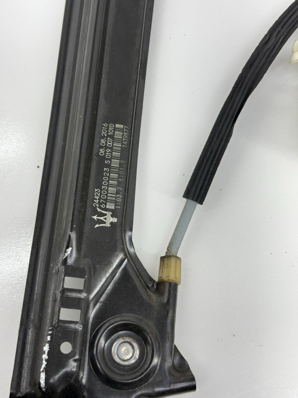 2014-2016 Maserati Ghibli Rear Left Side Door Window Regulator w/ Motor 426