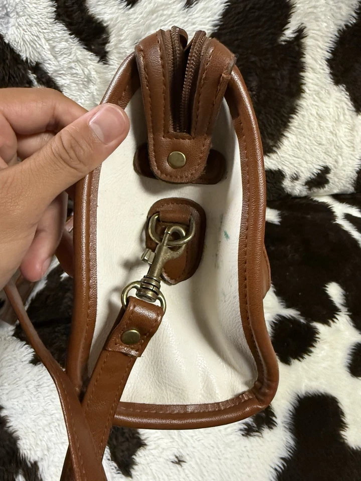 Liz Clairborne Vintage White and BrownShoulder Bag with Crossbody Strap Purse - Image 3 of 4