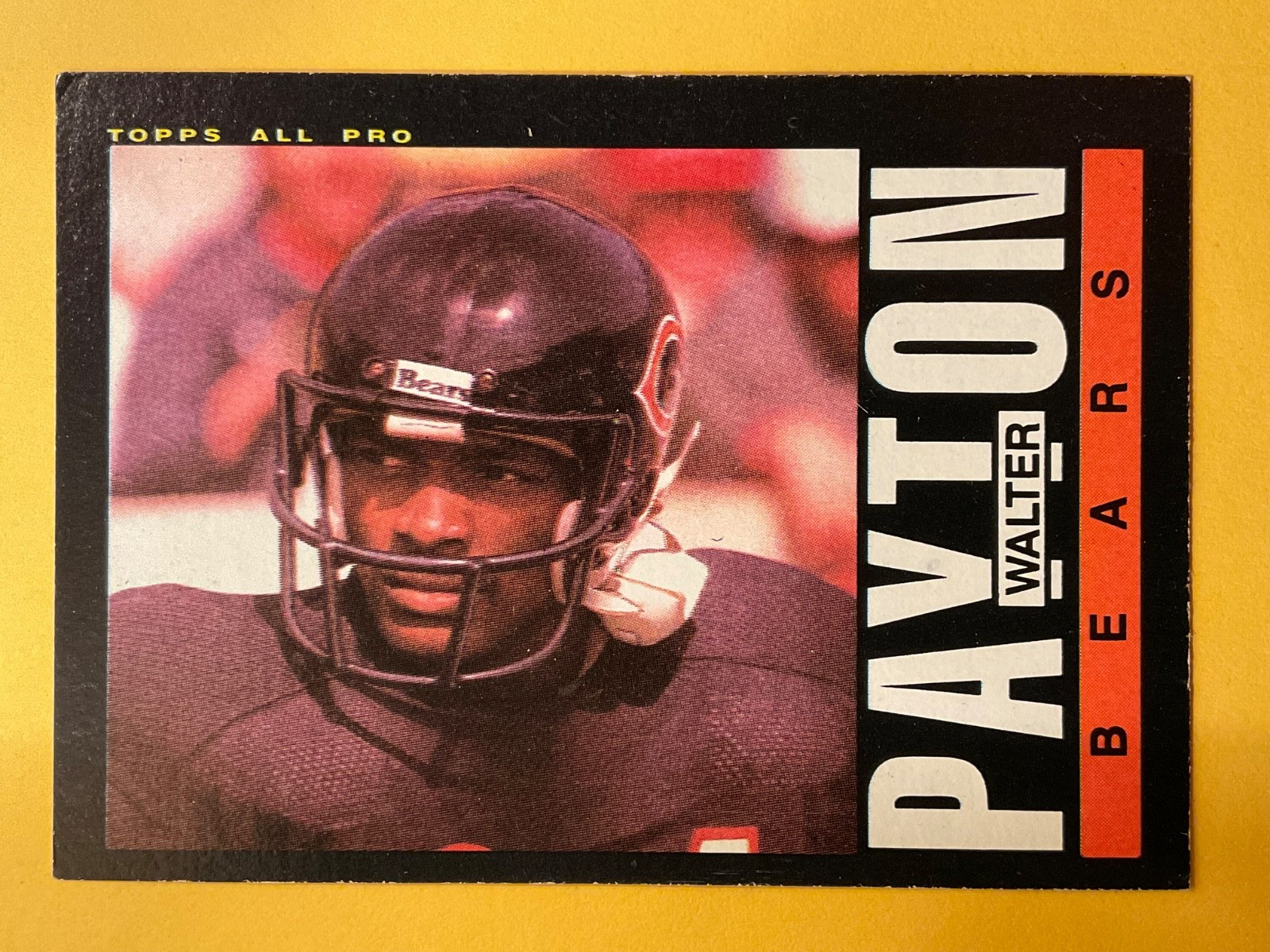 Walter Payton 1985 Topps Football Card #33 -  Chicago Bears Running Back HOF