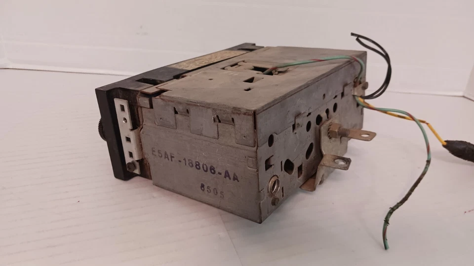 Unidad principal estéreo de radio OEM Ford E5AF-18806-AA 1985 Escort Mercury Lynx ENVÍO GRATUITO Foto 3 de 4