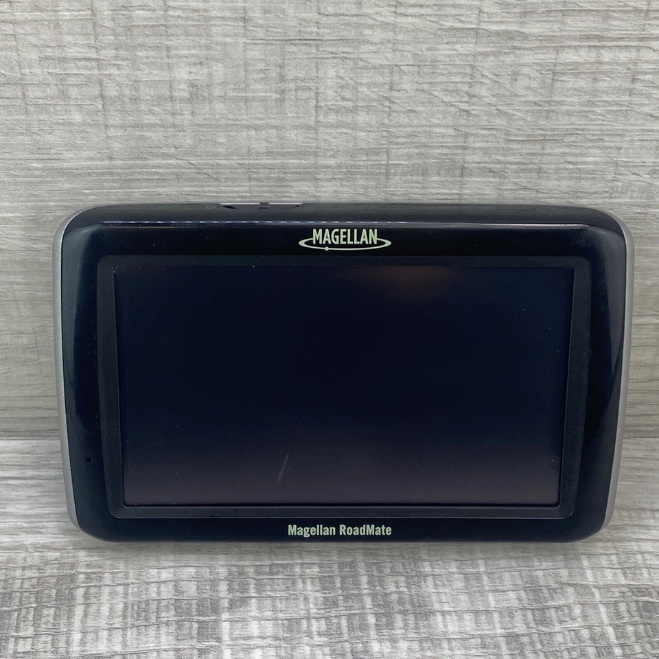 Magellan Roadmate 3045-LM Black 4.7 inch Touchscreen LCD Display GPS Navigator - Image 2 of 4