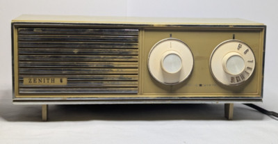 Vintage Zenith B-210 Radio GREEN Solid State Radio 1960s Fallout Decor