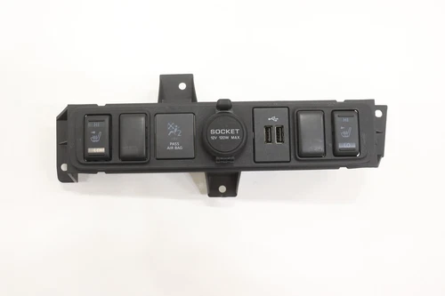 2018 - 2020 NISSAN ARMADA CENTER DASH LOWER SEAT HEAT SWITCH & POWER OUTLET OEM