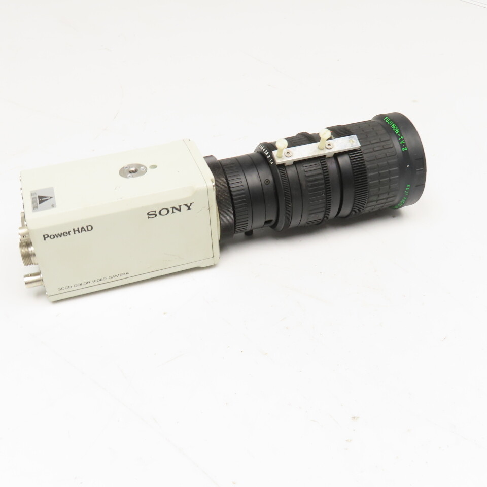 Sony DXC-950P 3CCD 12V Color Video Camera W/ Fujinon TV-Z Zoom