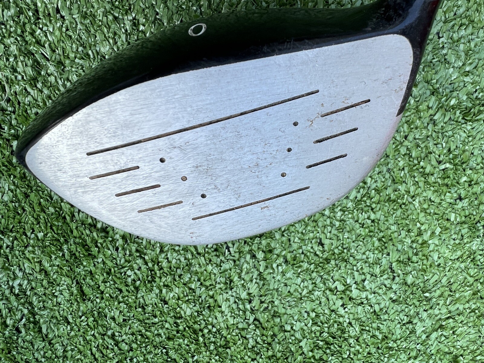 NICE SET OF JUNIOR DUNLOP TOUR GOLF CLUBS IN A STAND BAG. SUIT 4ft TALL