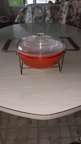 Vtg Christmas 1960 PYREX Promo Golden Leaf 404 Casserole Dish 4Qt Lid Cradle EXC