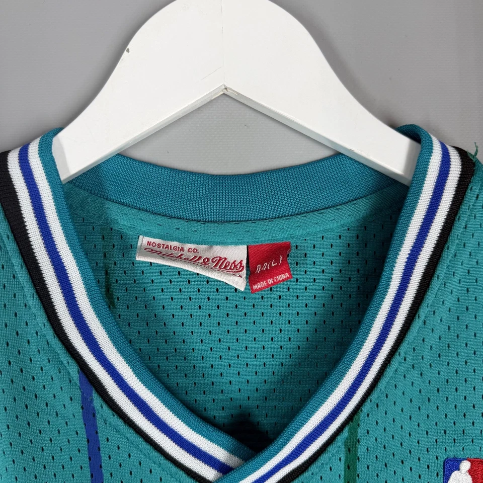 MUGGSY BOGUES #1 CHARLOTTE HORNETS NBA LARGE TEAL MENS HARDWOOD EUC JERSEY - Image 4 of 4