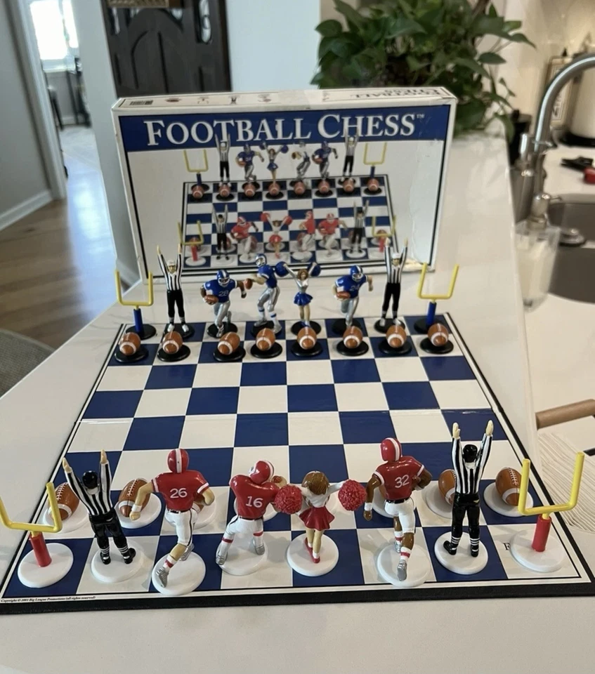 Football Chess Game by Big League Promotions Great+++ Condition! - Image 2 of 4