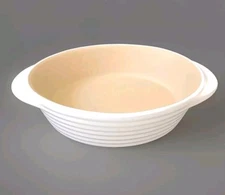 Retired Pampered Chef New Traditions White Round Stoneware Baker 1 Quart USA New