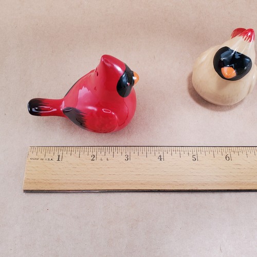 NEW IN BOX Hallmark Cardinal Salt & Pepper Shakers 2022 VIP Exclusive Bird Set - Picture 7 of 8