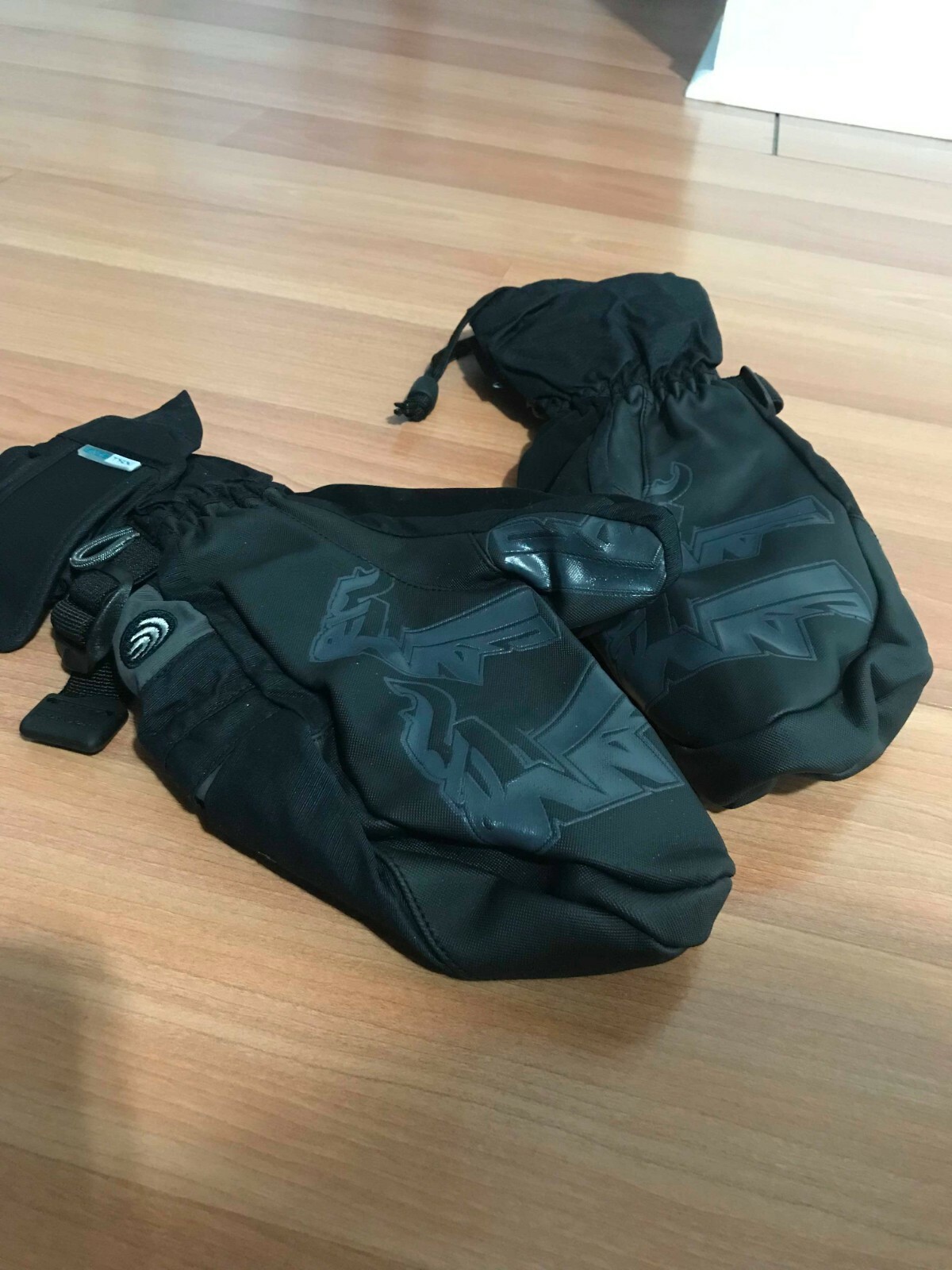 Convert Board Wear (Columbia), Women's Winter gloves, New without Tag