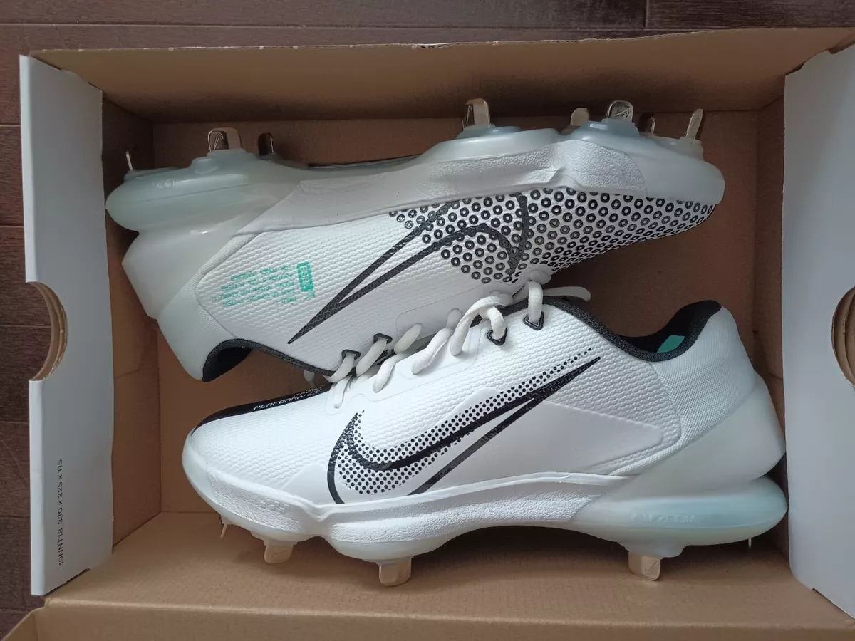 Nike white hotsell 27 mens