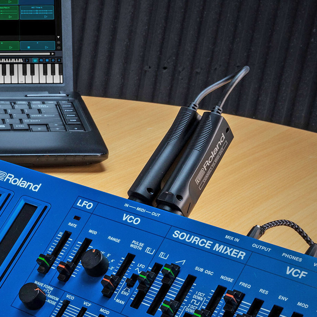 Roland Wireless MIDI-Set WM-1D + WM-1 + Tasche | eBay