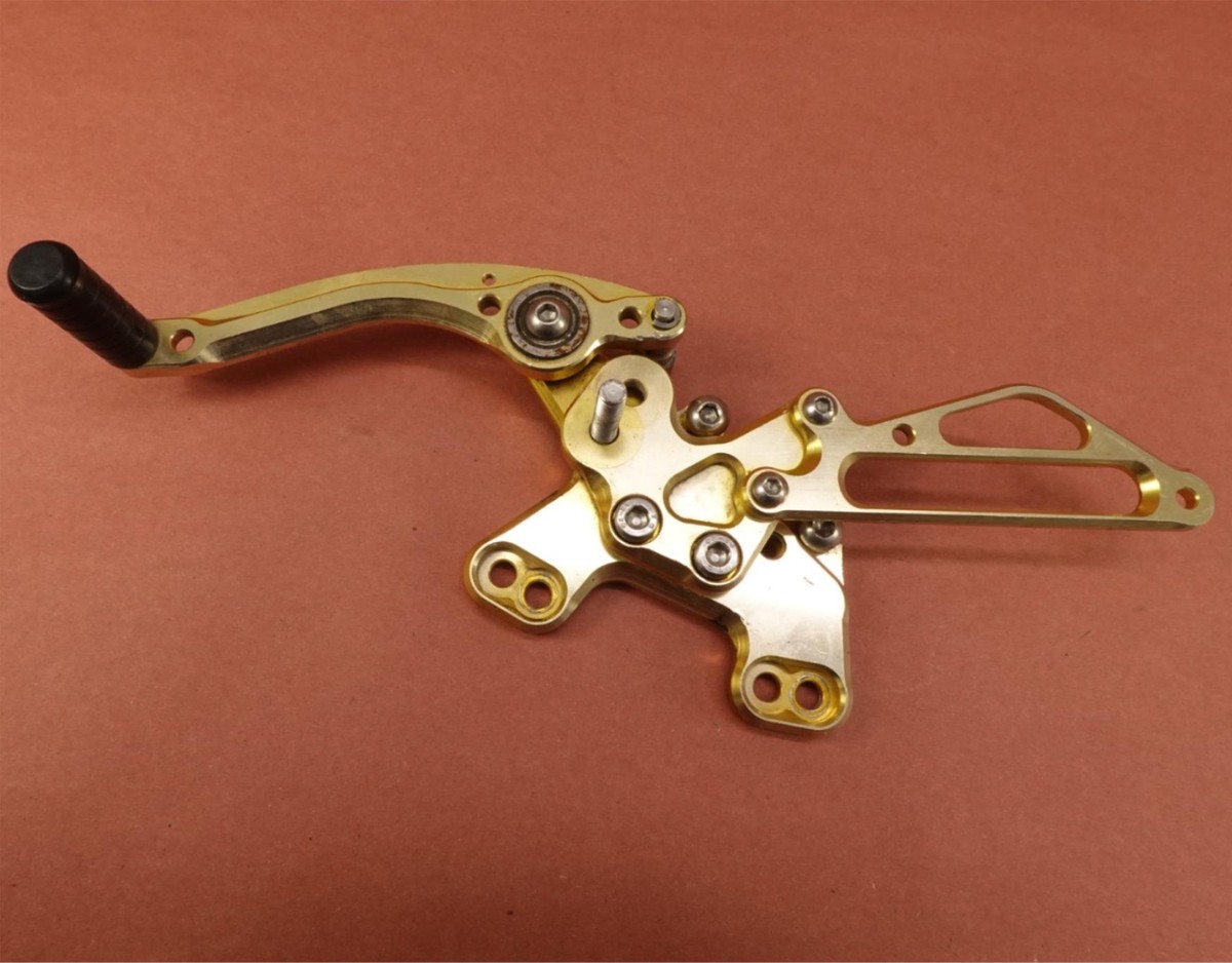 ん。 11-16 Kawasaki Ninja ZX1000 ZX1000M FRONT RIGHT REARSET PEG