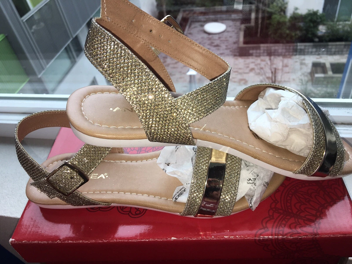 Sandalias doradas online andrea