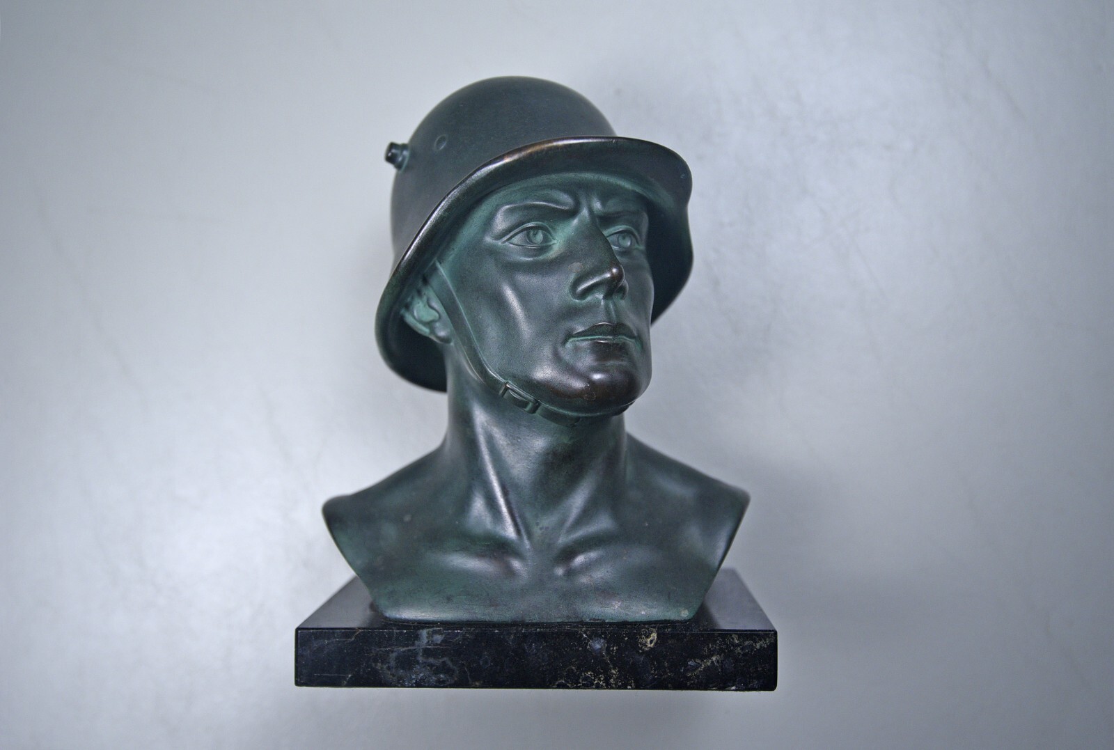 WWI GERMAN HEROIC BRONZE MARBLE BASE BUST SCULPTURE BY OTTO SCHMIDT-HOFER