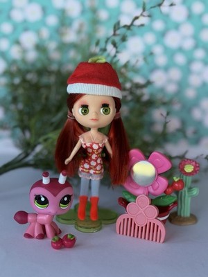 Littlest Pet Shop LPS Authentic Apple Picking Red Blythe B42 Aunt 2410 Full Set