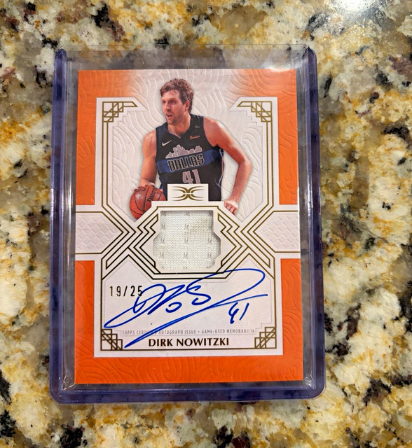 Topps Definitive 2025-26 Dirk Nowitzki Auto Relic ARA-DN 19/25 Mavericks