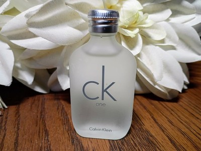 CK One by Calvin Klein For Unisex 0.5 oz Eau de Toilette Pour Splash Mini