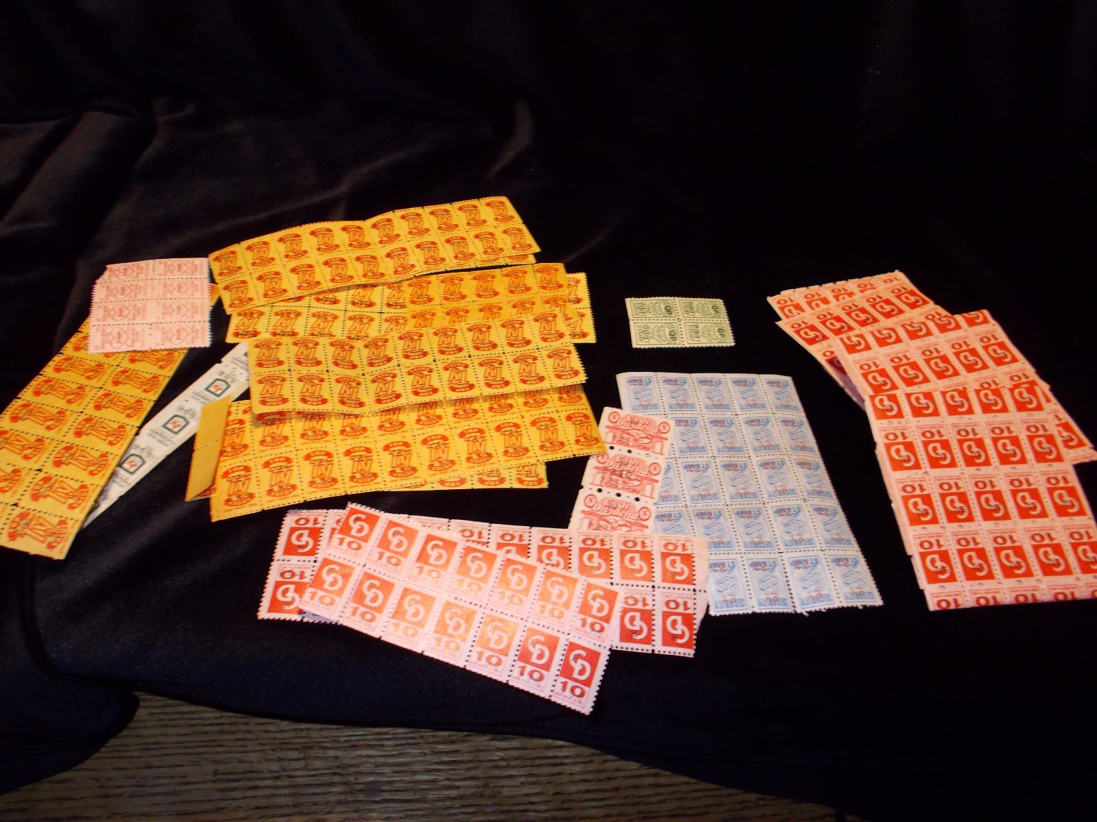 LOT of 23 VINTAGE TOP VALUE S&H STAMPS & SAVER BOOKS 1966 10 NEW UNUSED BOOKS