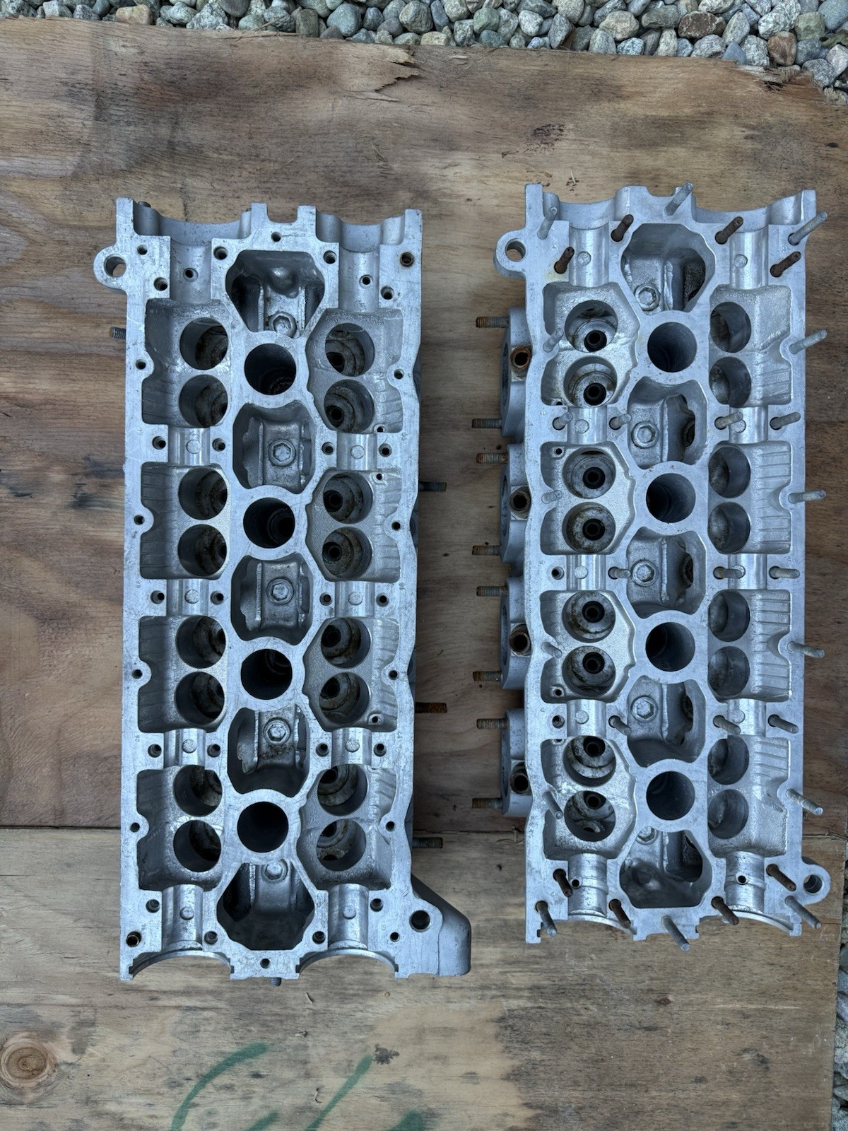 Ferrari 328 Mondial M32 Engine Heads Left And Right # 117749/50