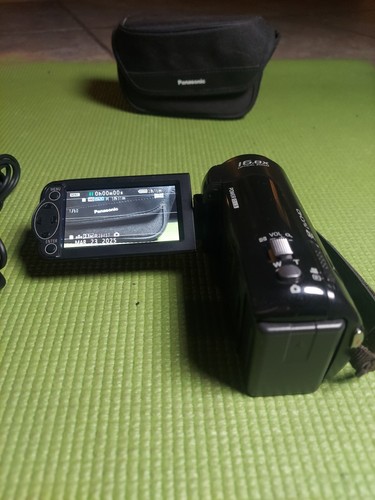 Panasonic HDC-SD40 High Definition Camcorder (with charger, battery and 32GB mem - Picture 3 of 24
