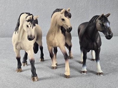 Schleich Horse Lot of 3   Draft & Farm Horses   2000s Retired Toy Figures Set