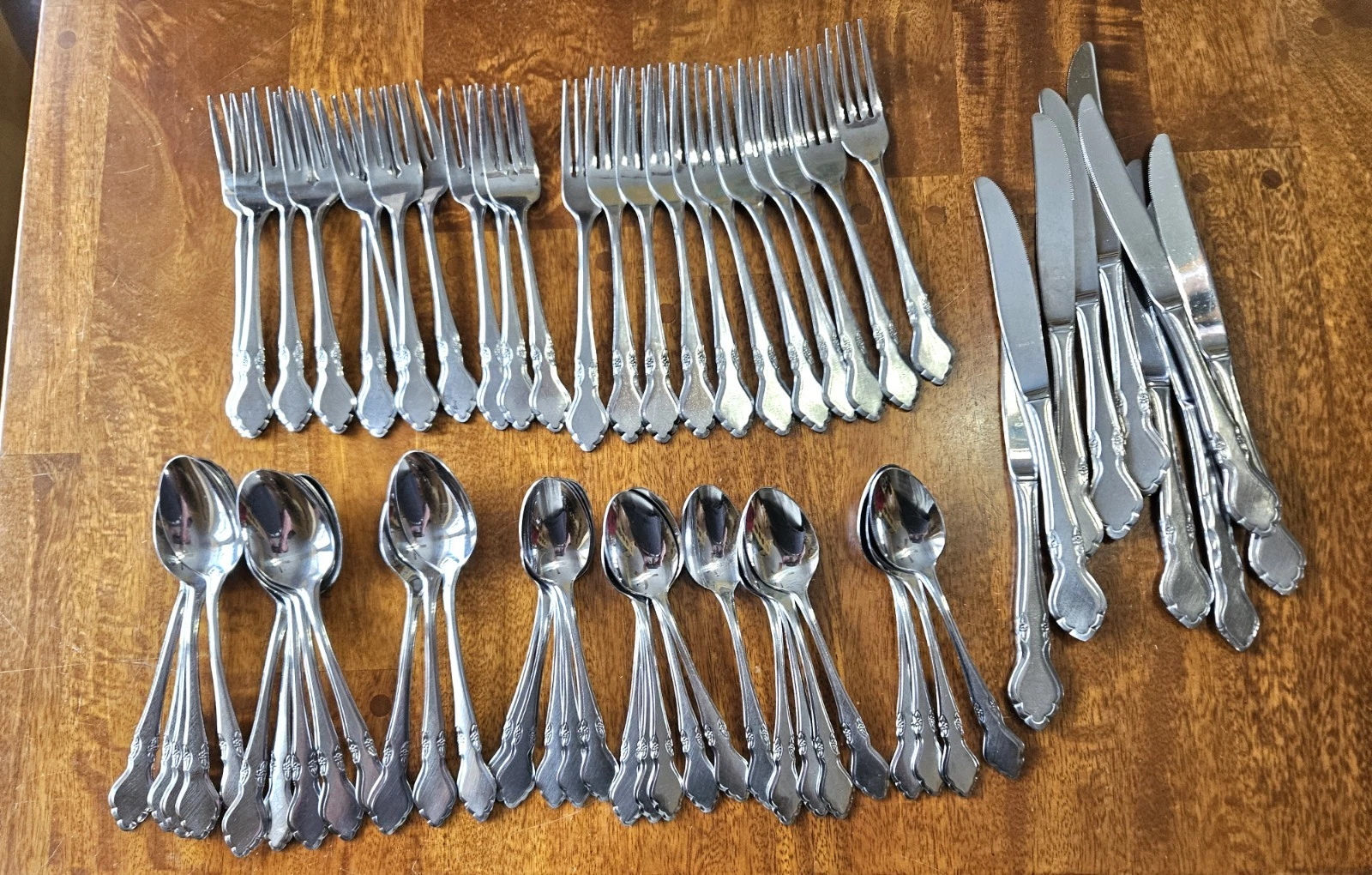 64 pcs Oneida Northland Stainless Silverware - MUSETTE
