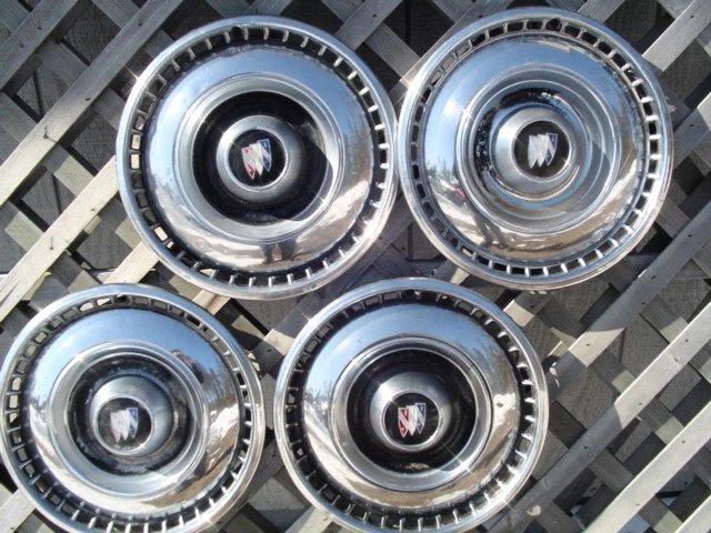 Vintage buick hubcaps deals