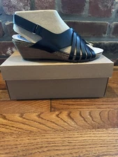 Earth Hartie Women’s Black Leather Low Wedge Sandal Size 9