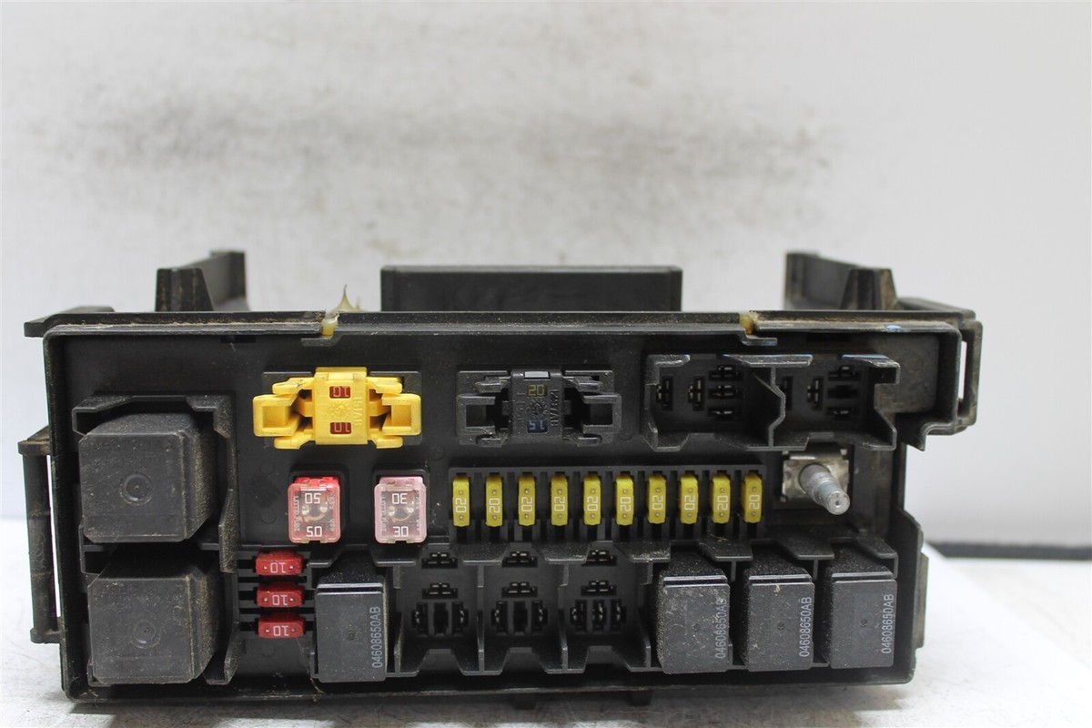 04692165AB Jeep Grand Cherokee 2008 Fuse Box Relay Junction