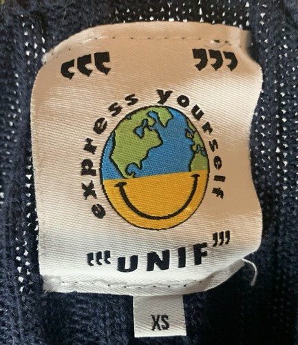UNIF Women's Knit Cropped Crew Sweater Navy Blue with Stripe Across Chest - 第 5/7 張圖片