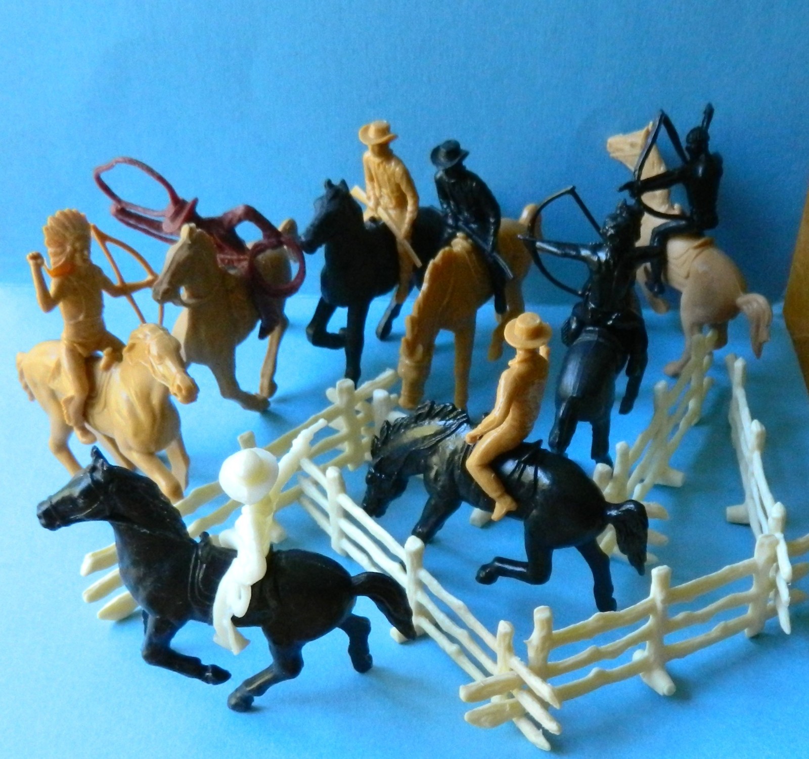 8 Vintage original 1970s PP Timmee 54mm plastic toy American Indians & cowboys