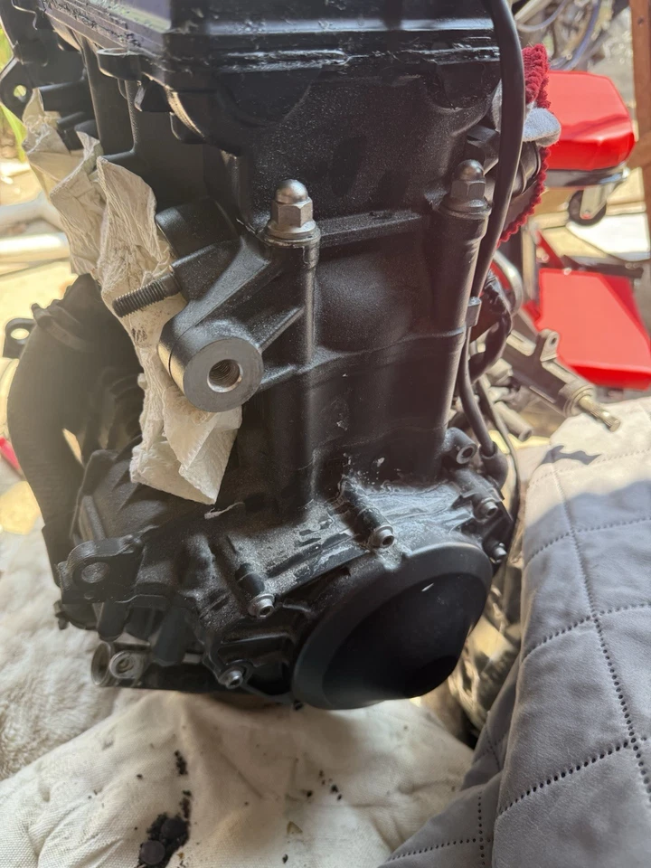 09-14 Yamaha YZF R1 Engine Motor 27,314 Miles Low comp Cyl 1 - Image 4 of 4